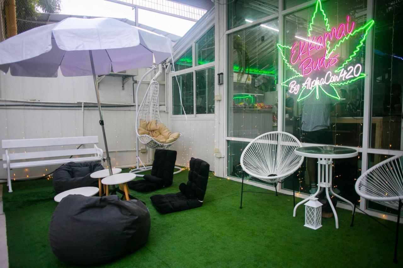 420 Hostel - Ekkamai Buds & Beds Banguecoque Exterior foto